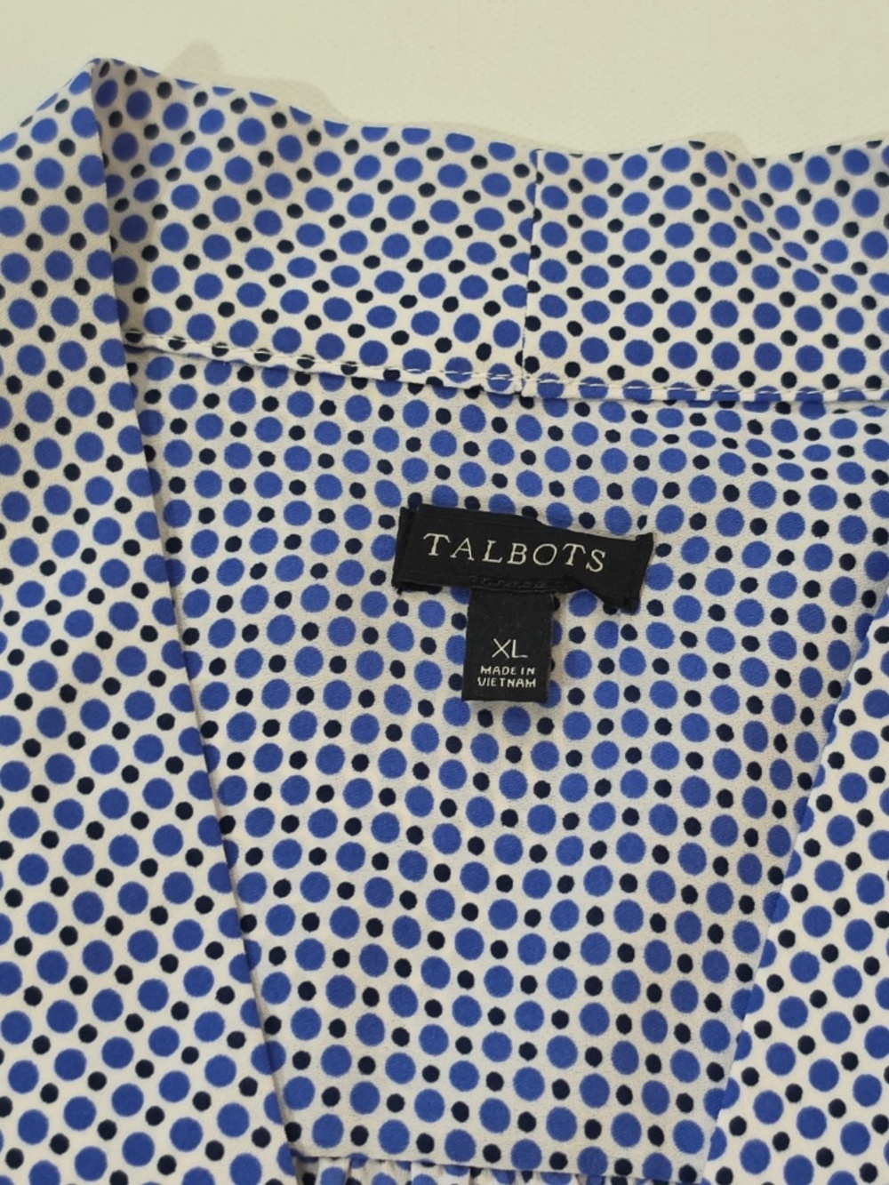 Talbots Blouse Womens XL Blue Polka Dot V-Neck Sleeveless Polyester Bow Pleated - Picture 4 of 5